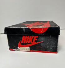 Load image into Gallery viewer, Custom 1985 Jordan 1 Box
